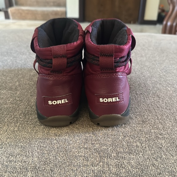 Sorel Whitney Short Snow Boot Maroon Women’s Size 6.5 - Picture 4 of 5